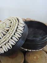 Blck bead and shell trinket box small