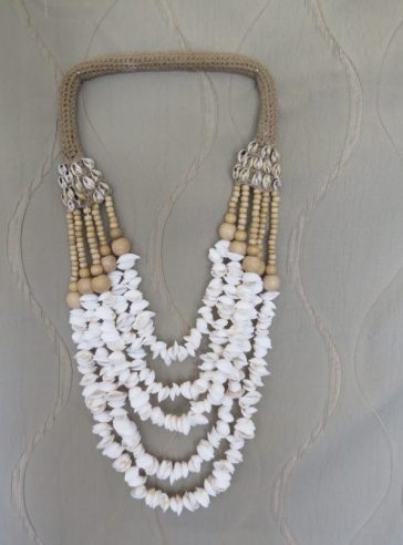 Sabah White Shell Wall Hanging - Necklace