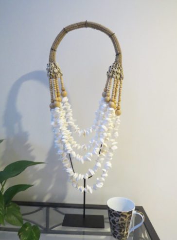 Sabah White Shell Wall Hanging - Necklace